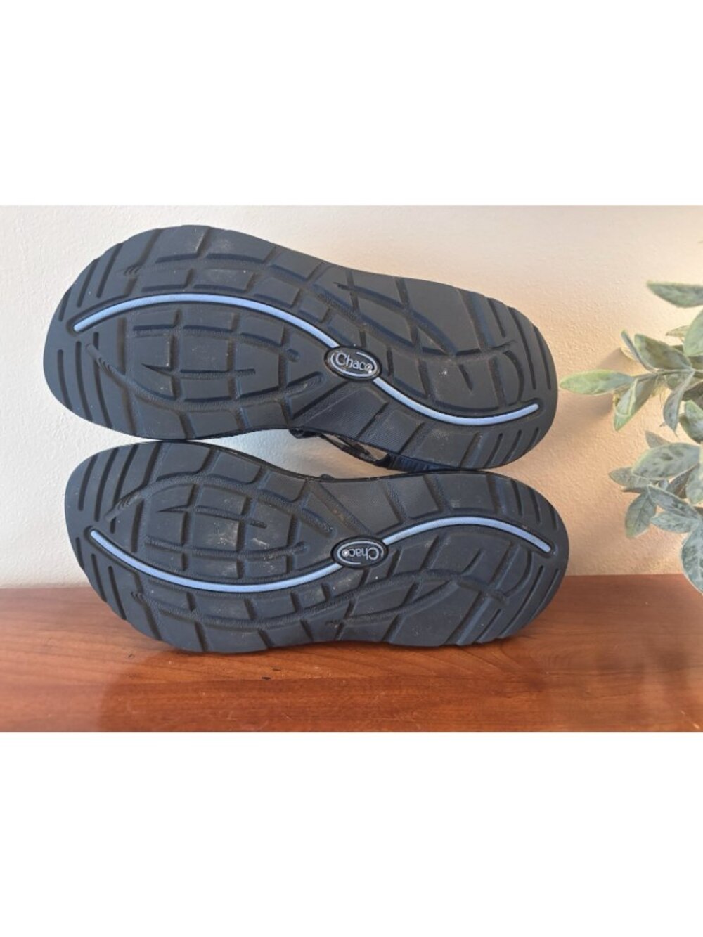Chaco Cloud Womens Size 8 Blue Plaid Sandals Strappy - Picture 8 of 8